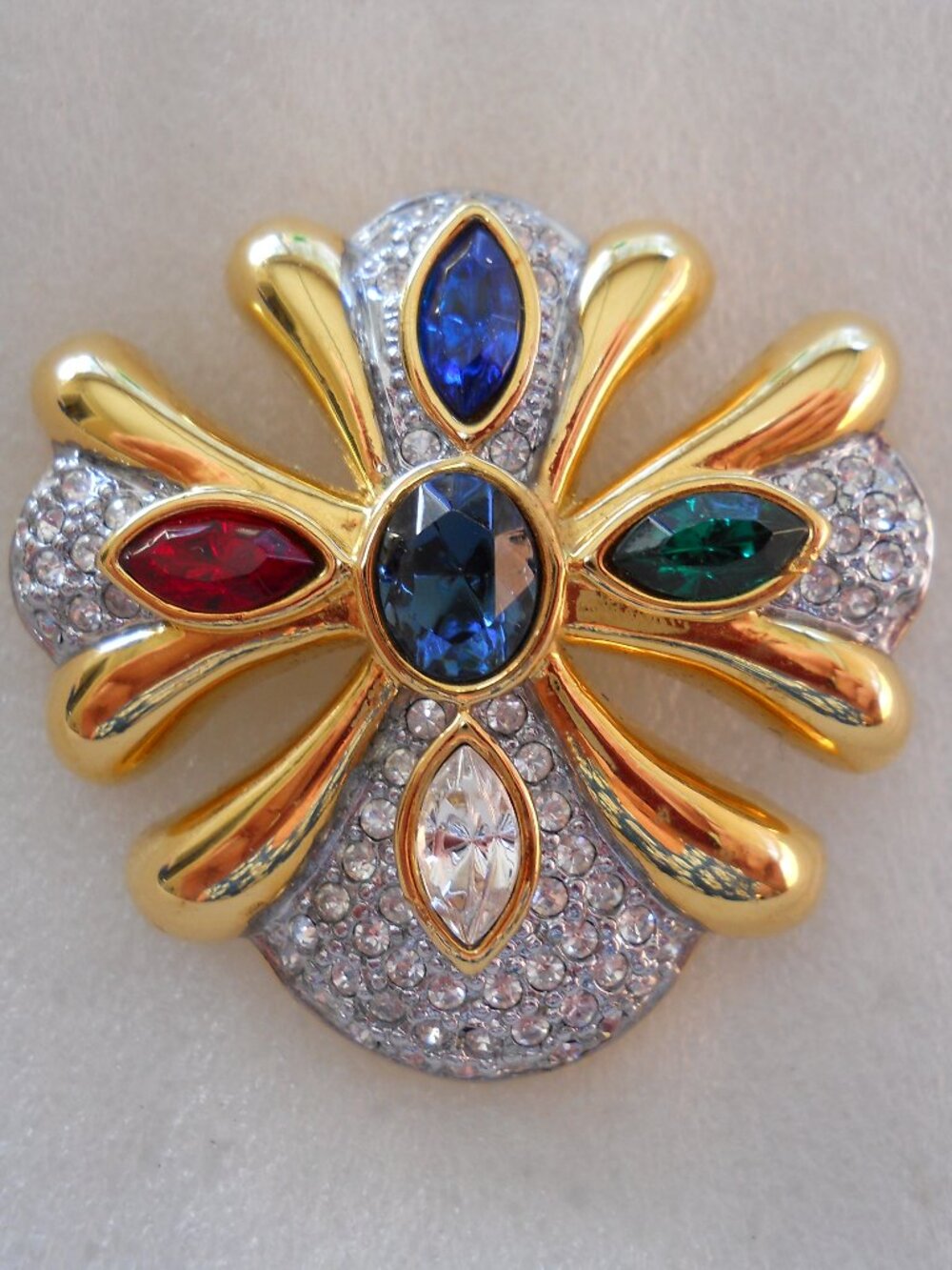 Maltese Cross Pin   531